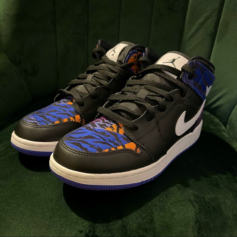 Air Jordan 1 mid Tiger Print